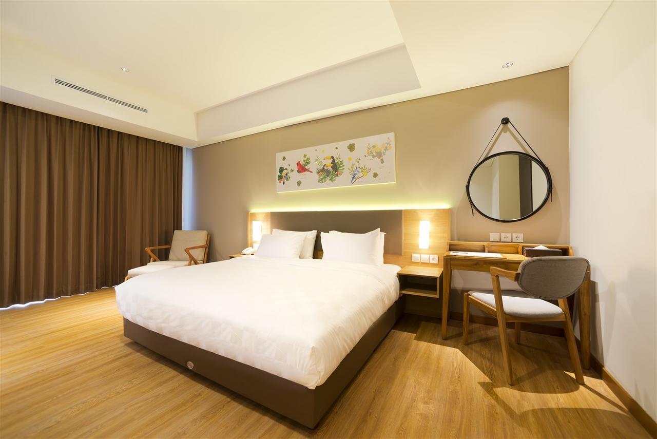 Aviary Bintaro Hotel Serpong Exterior photo